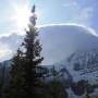 Am Gipfel des Mount Robson, laut Wikipedie (en) der "auffälligstr Berg in den Rocky Mountains", ist mit 3954 m der höchste Berg in den Kanadischen Rockies.