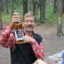 Martin und sein Big Bear Beer (8% vol.) am Protection Mountain Campground.